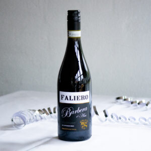Husets rødvin · Faliero  2022 Barbera d´Asti Superiore Piemonte, Italien · 75 cl
